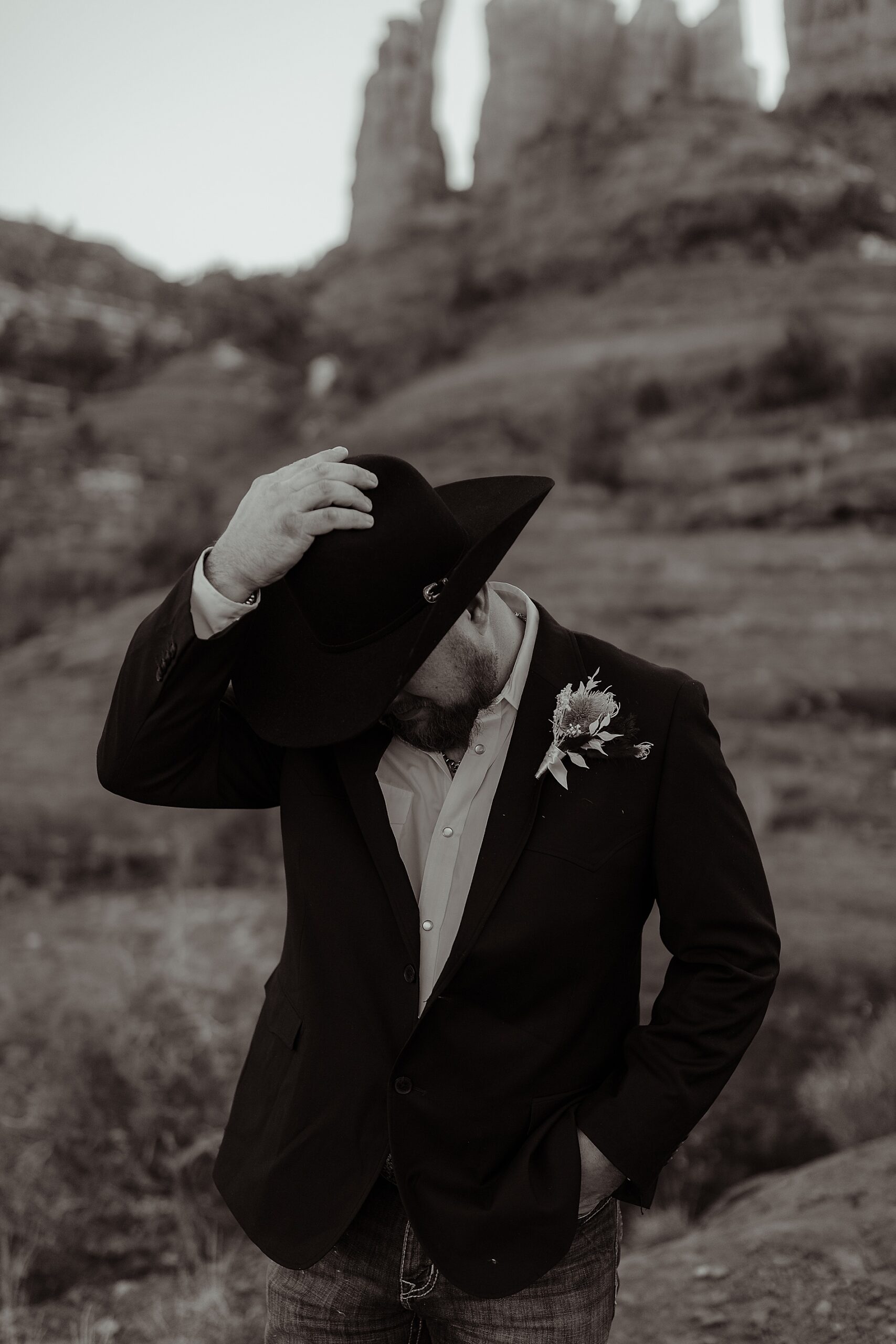 groom portraits in Sedona 