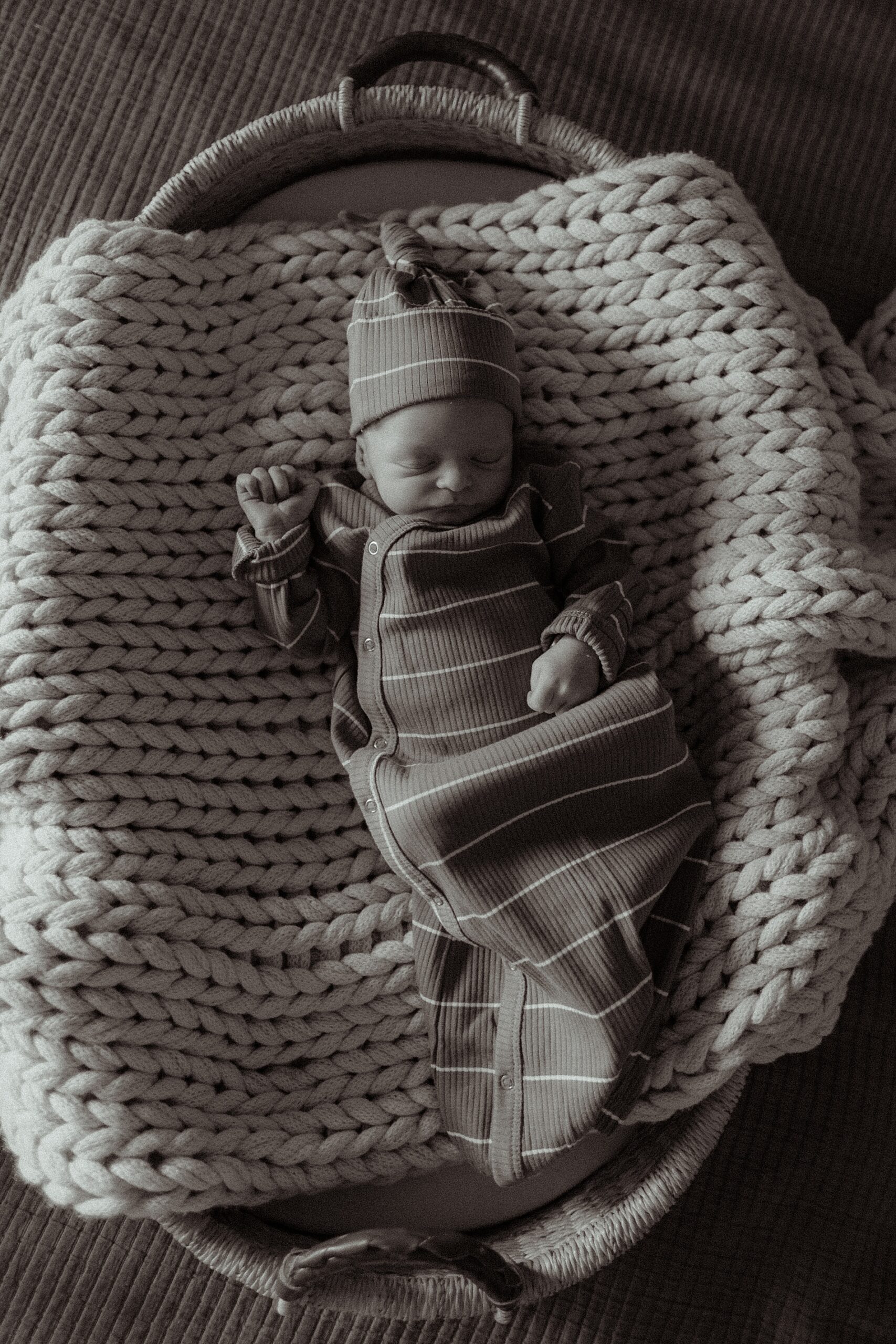 Timeless newborn photos from in-home newborn session