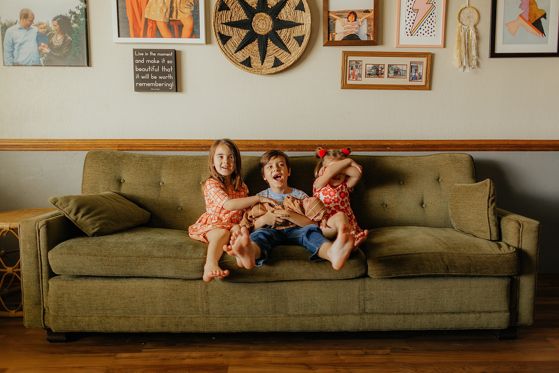 Candid newborn photos with siblings | The Beauty of Candid Lifestyle Photography